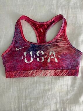 Nike Women's Swoosh Medium Support Padded Sports Bra